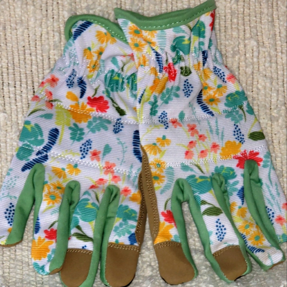 GARDENING GLOVES